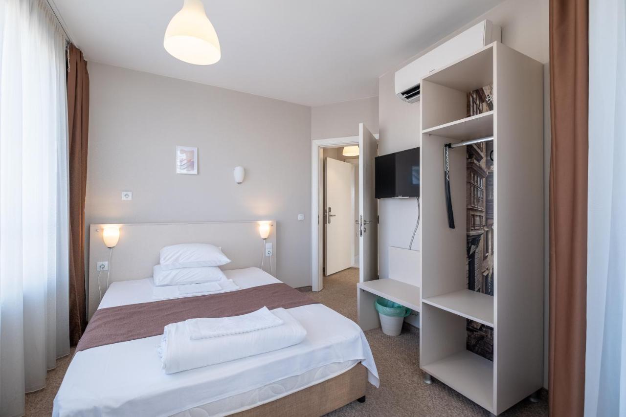 Blue Label Apart House Sofia Bagian luar foto